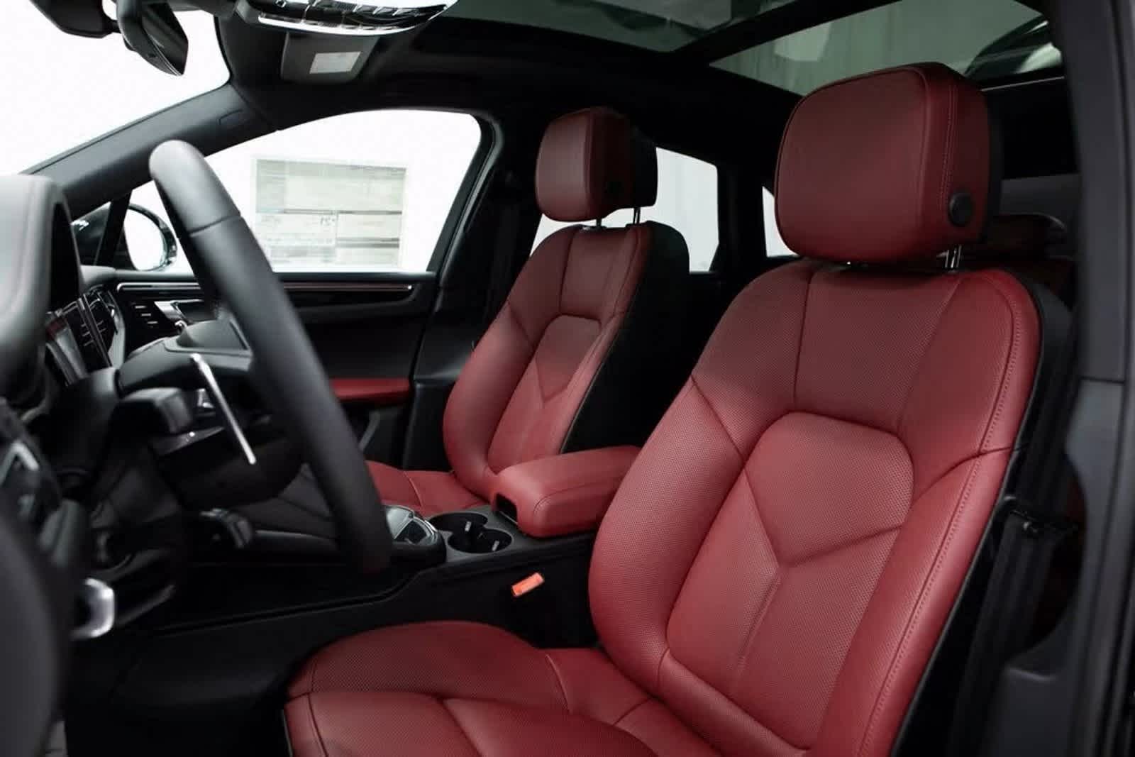 Thumbnail: 2025 Porsche Macan - 5