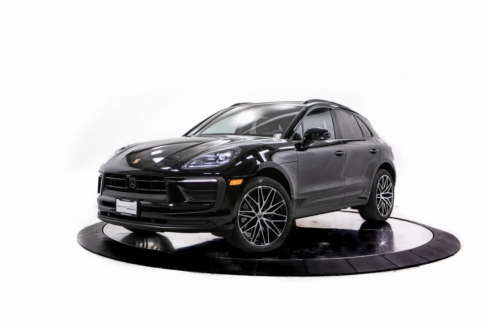 2025 Porsche Macan's photo