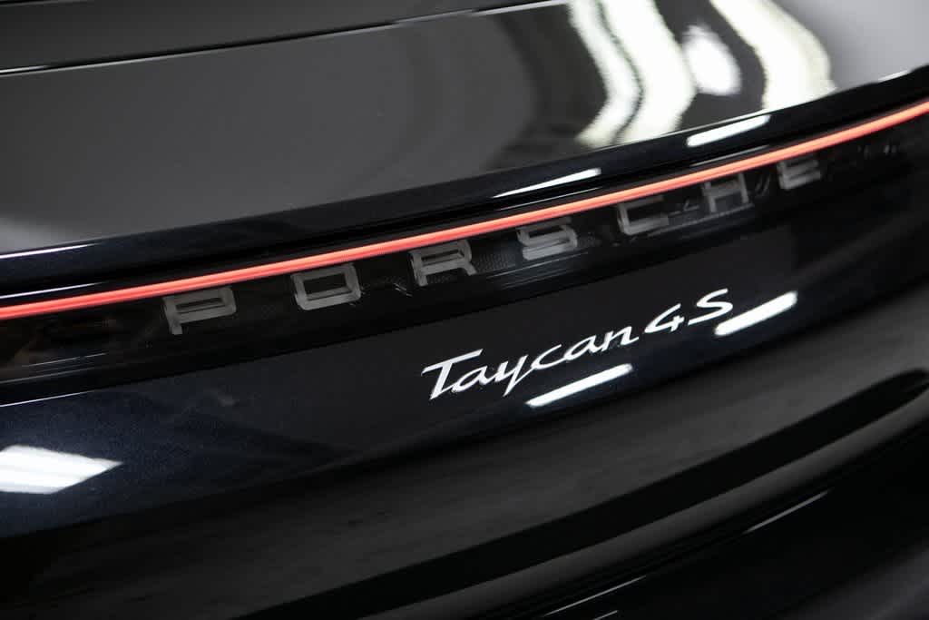 Thumbnail: 2022 Porsche Taycan - 39