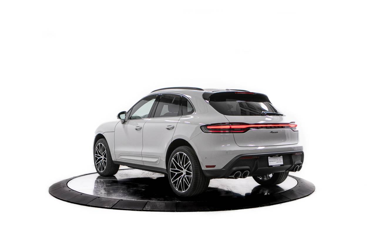 Thumbnail: 2026 Porsche Macan - 3
