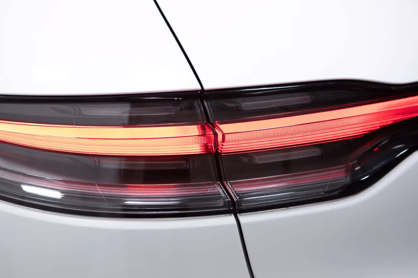 Thumbnail: 2025 Porsche Macan - 19