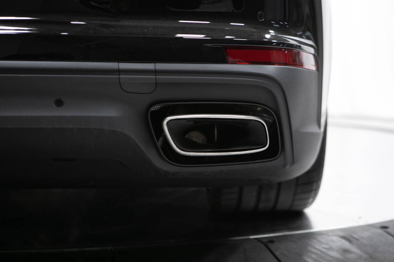 Thumbnail: 2026 Porsche Panamera - 17