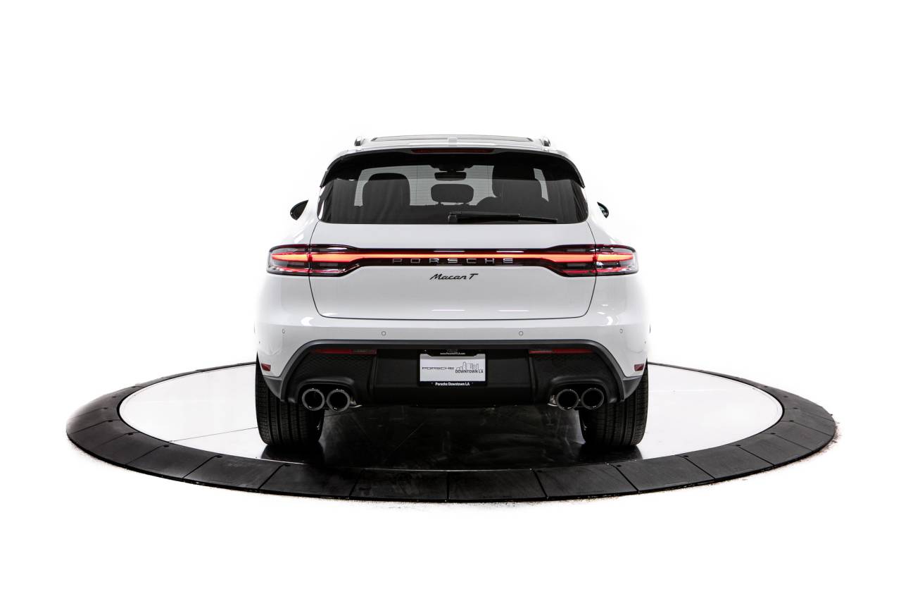 Thumbnail: 2026 Porsche Macan - 6