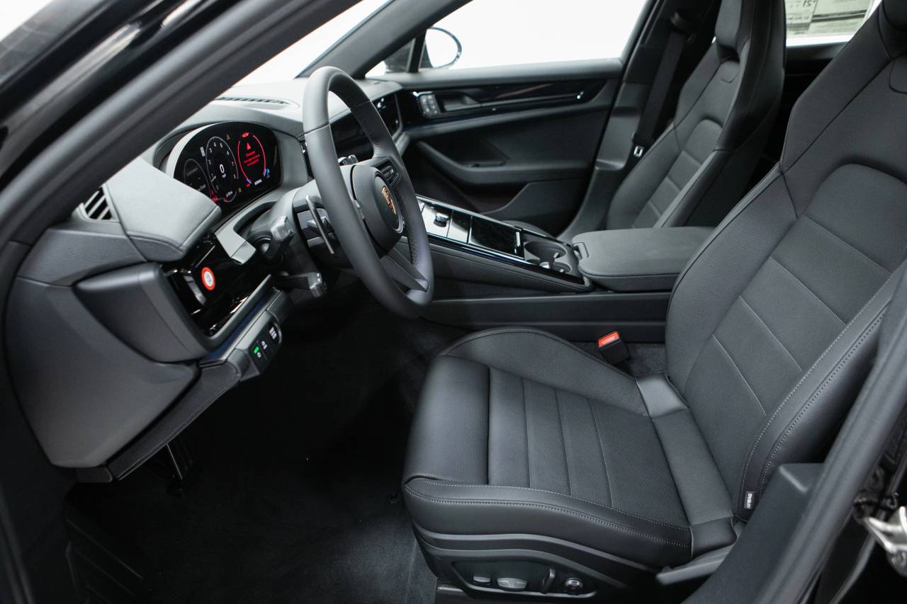 Thumbnail: 2026 Porsche Panamera - 23