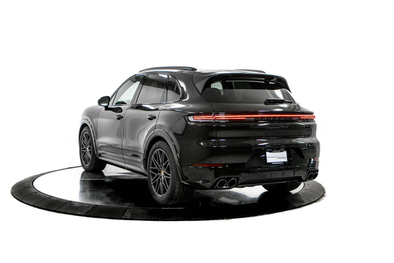 Thumbnail: 2026 Porsche Cayenne - 3