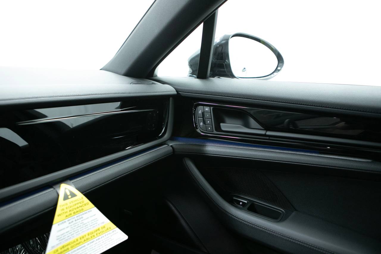 Thumbnail: 2025 Porsche Panamera - 31