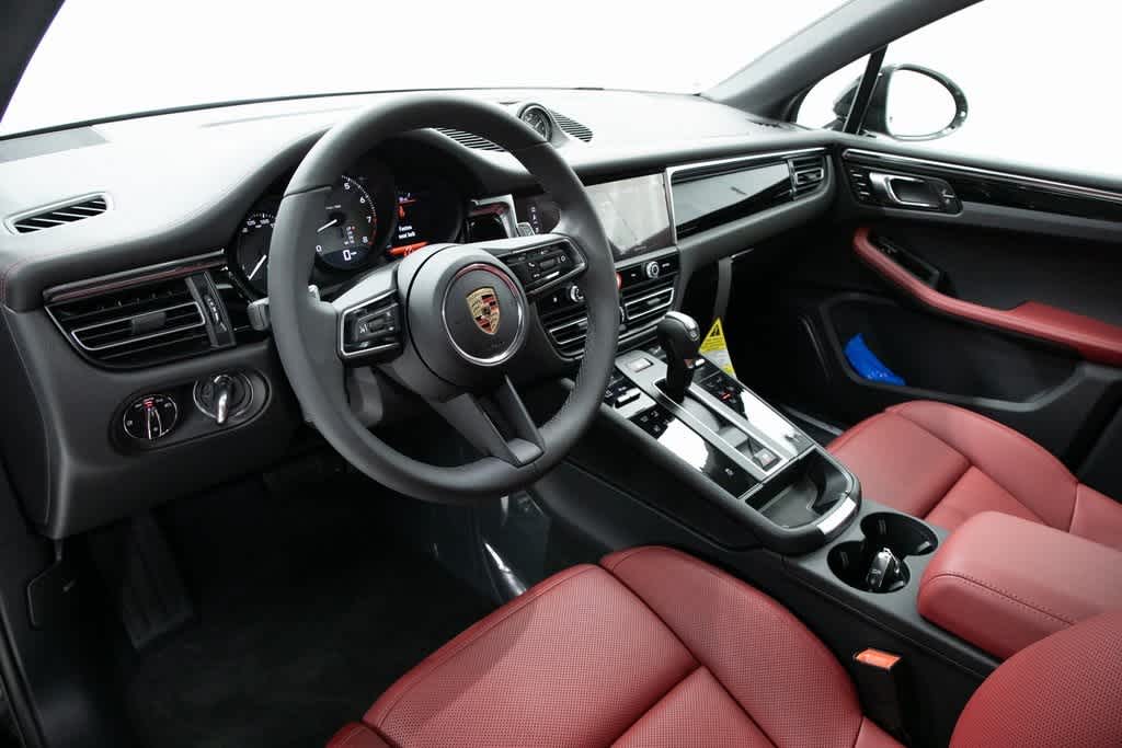 Thumbnail: 2025 Porsche Macan - 4
