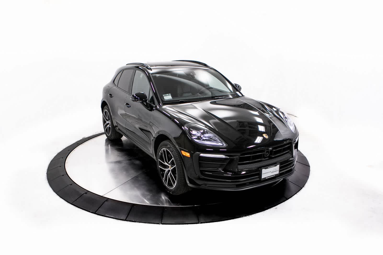 Thumbnail: 2025 Porsche Macan - 40