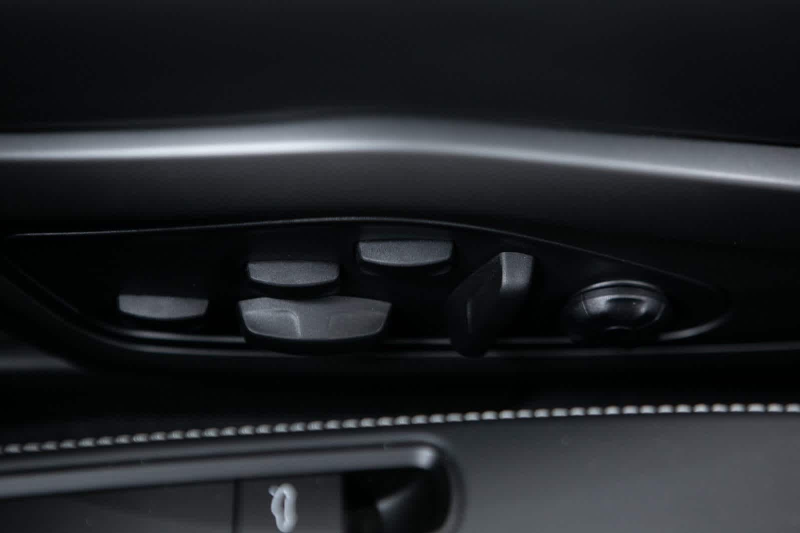 Thumbnail: 2025 Porsche 911 - 17