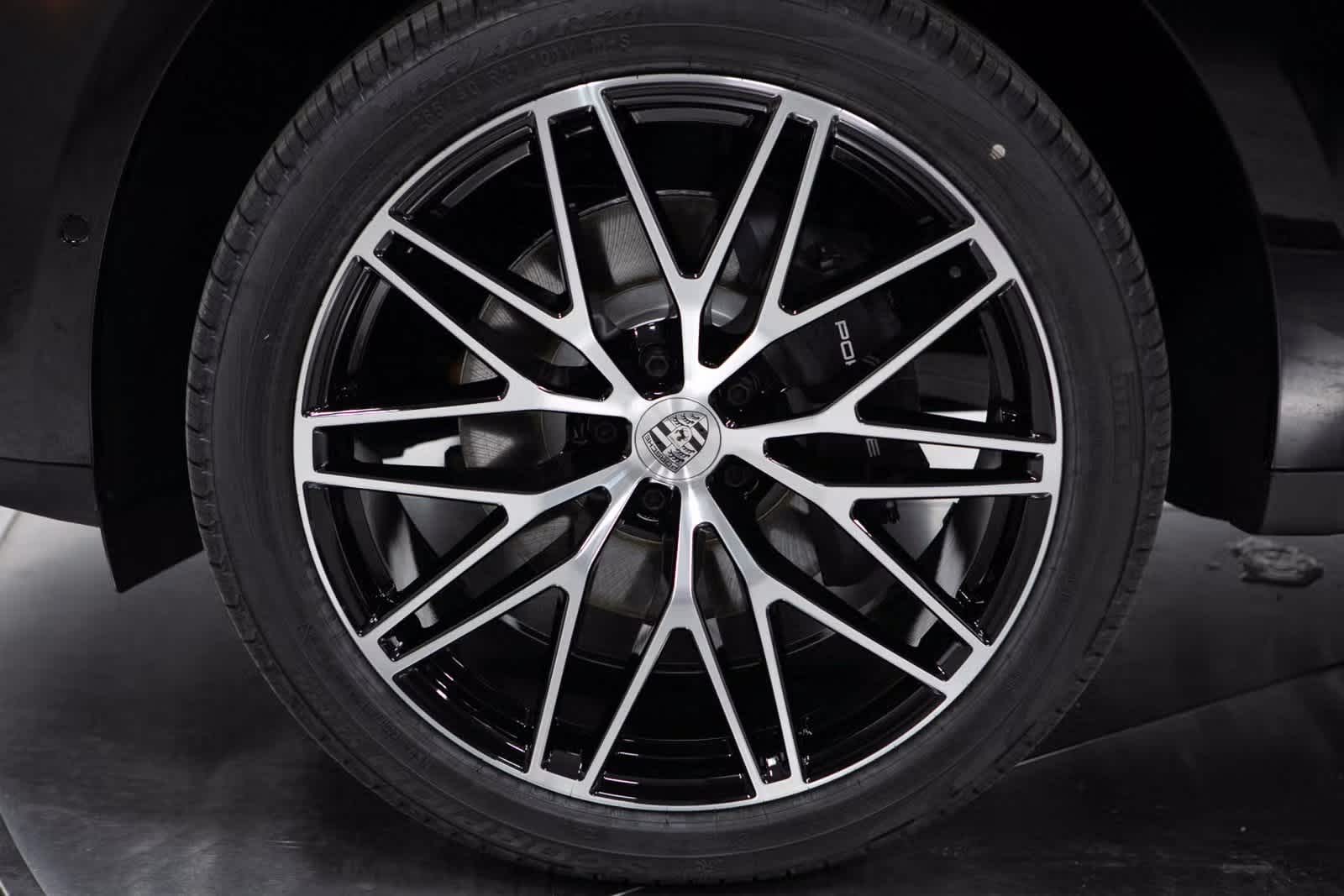 Thumbnail: 2025 Porsche Macan - 12