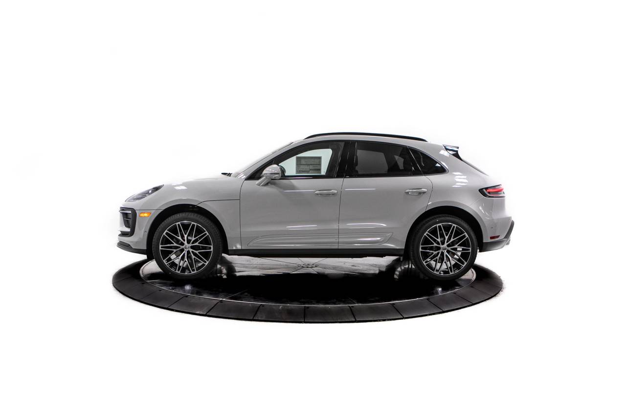 Thumbnail: 2026 Porsche Macan - 2