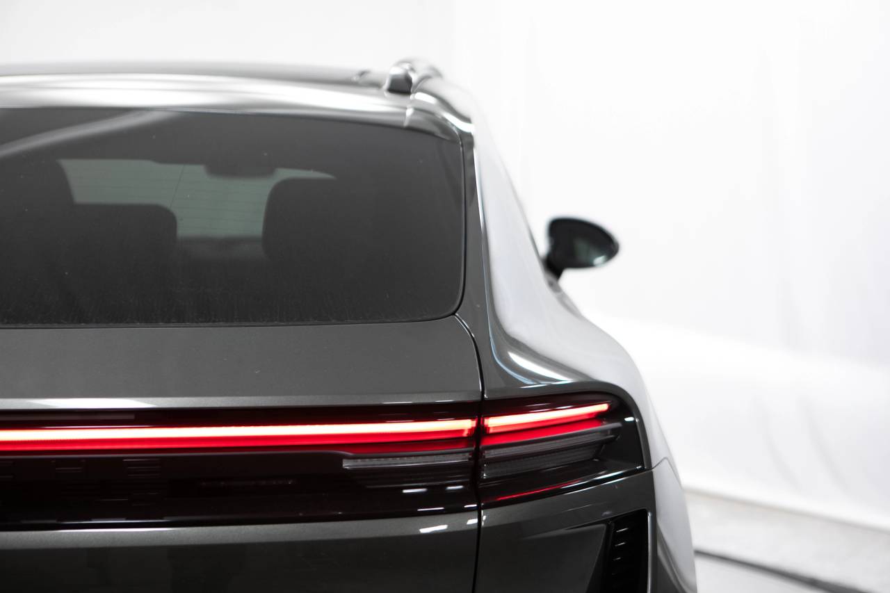 Thumbnail: 2025 Porsche Macan - 18