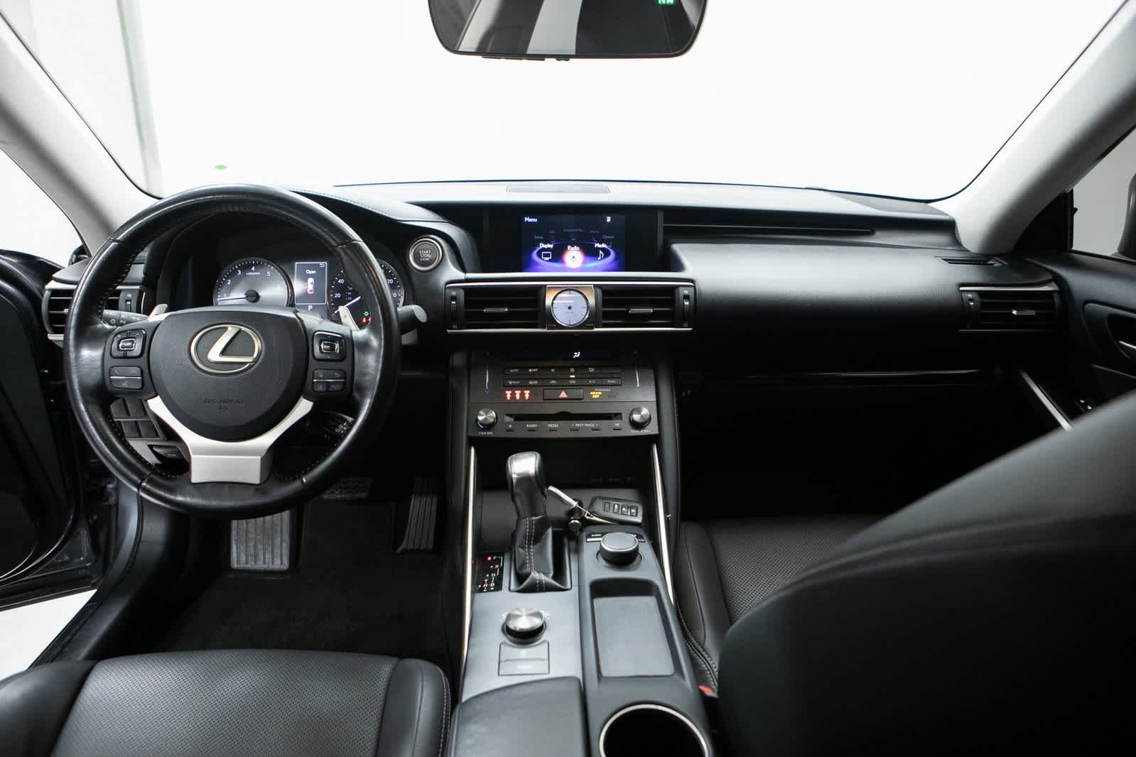 Thumbnail: 2019 Lexus IS - 13