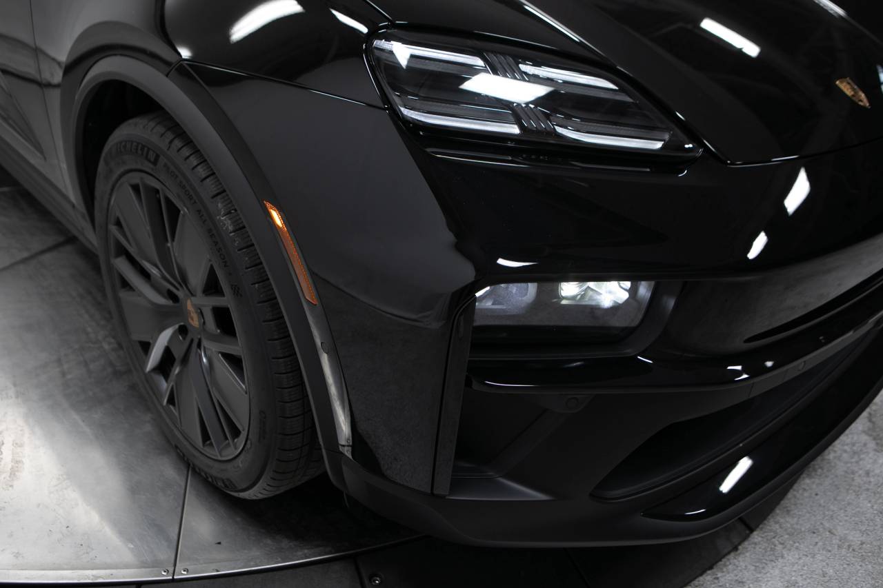 Thumbnail: 2026 Porsche Macan - 12