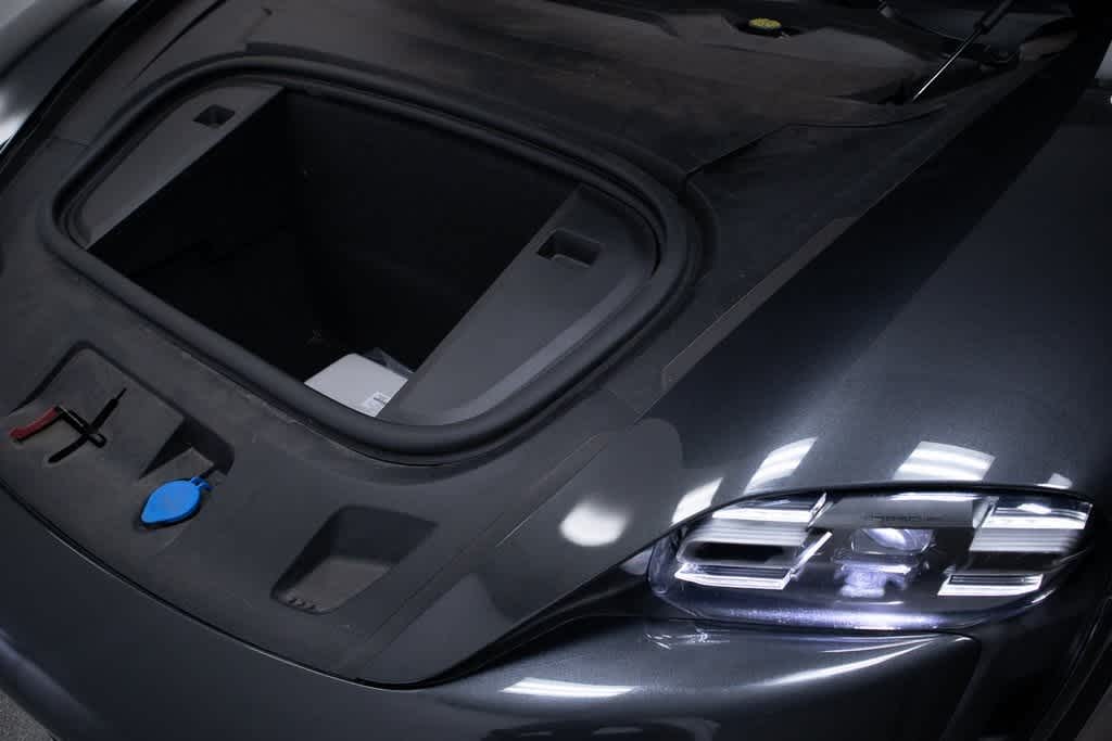 Thumbnail: 2022 Porsche Taycan - 29