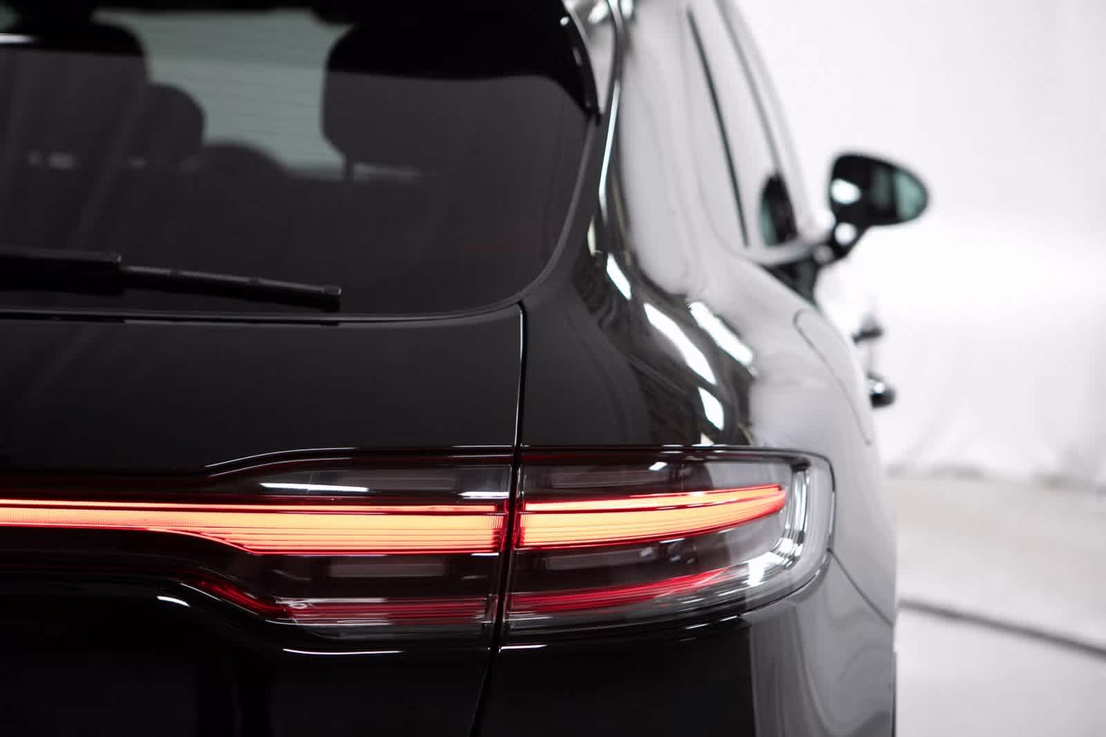 Thumbnail: 2025 Porsche Macan - 35