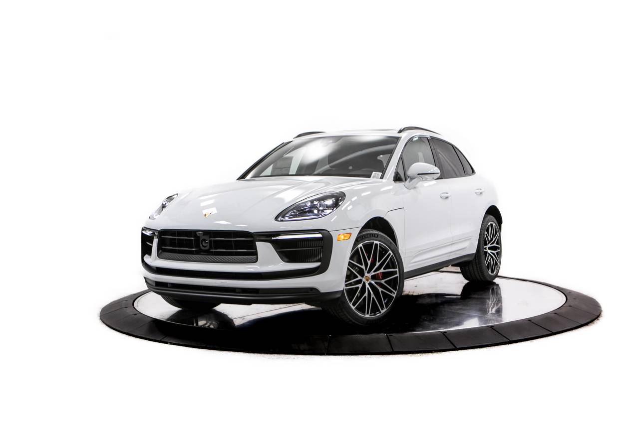 Thumbnail: 2026 Porsche Macan - 1