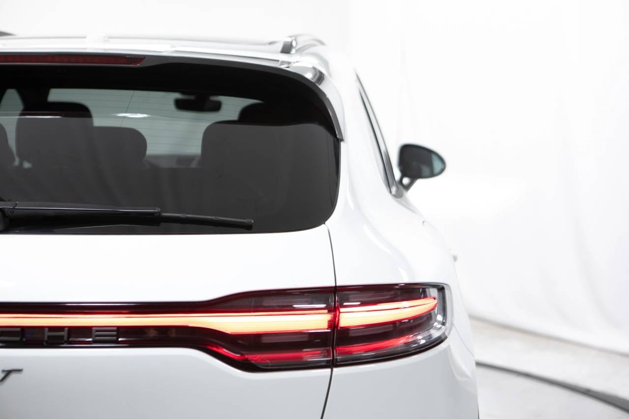 Thumbnail: 2026 Porsche Macan - 18