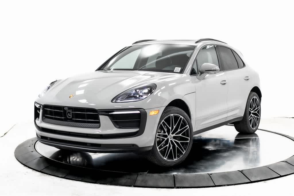 Thumbnail: 2025 Porsche Macan - 1