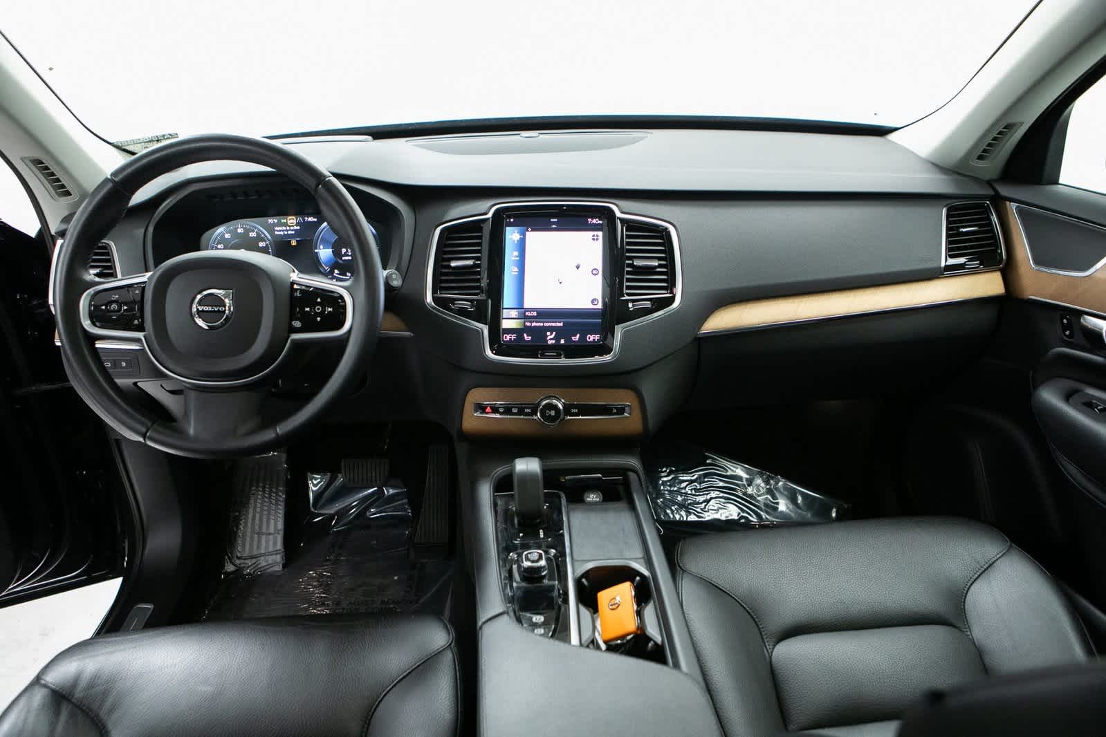 Thumbnail: 2022 Volvo XC90 - 13