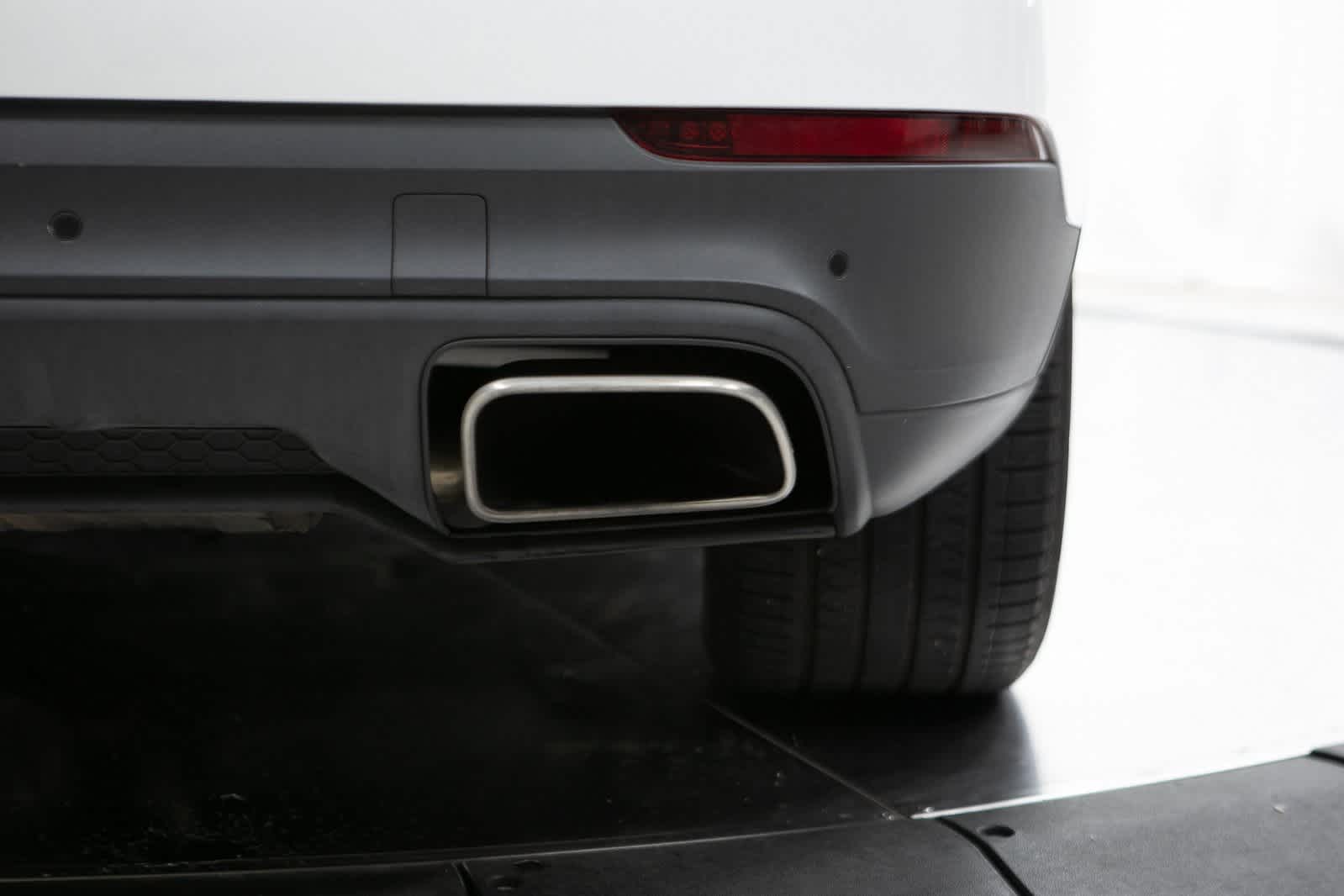 Thumbnail: 2022 Porsche Cayenne - 35