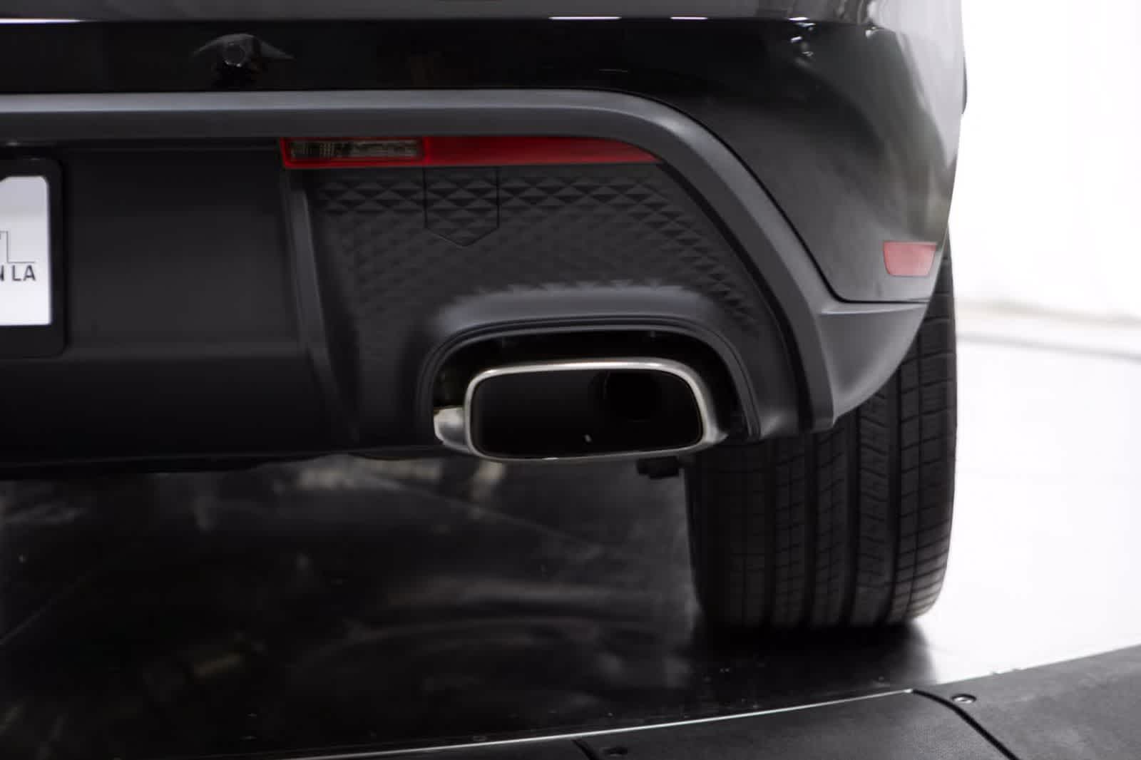 Thumbnail: 2026 Porsche Macan - 20