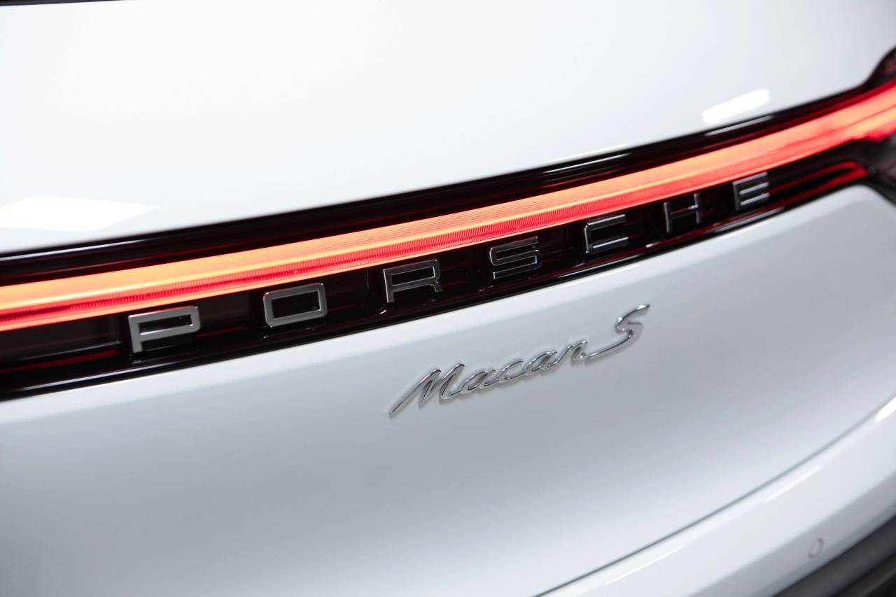 Thumbnail: 2026 Porsche Macan - 16