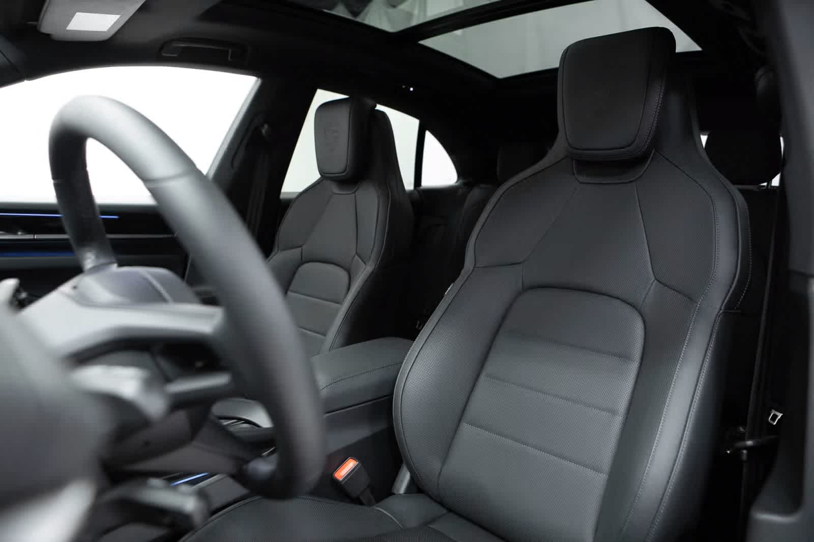 Thumbnail: 2025 Porsche Macan - 5