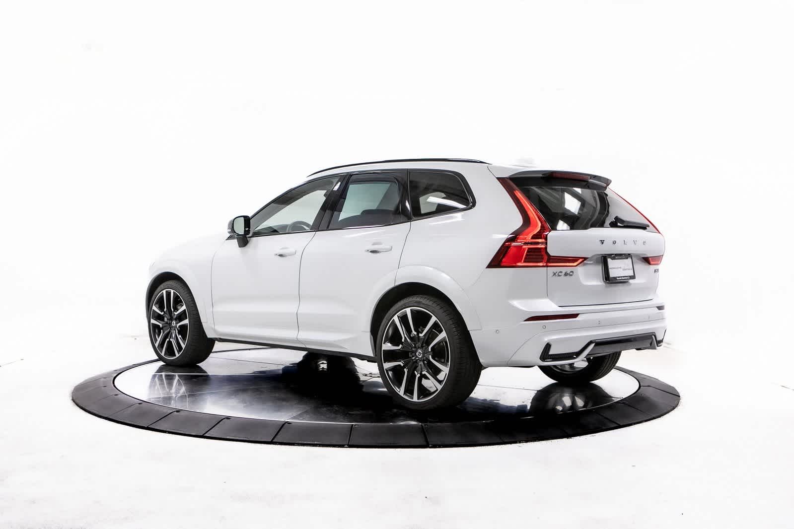 Thumbnail: 2024 Volvo XC60 - 3