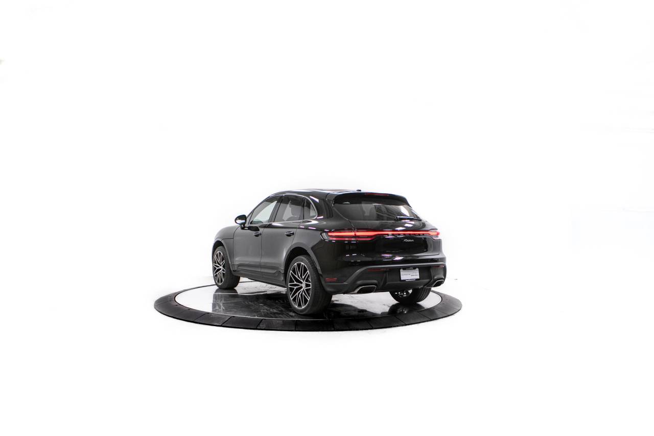 Thumbnail: 2026 Porsche Macan - 3