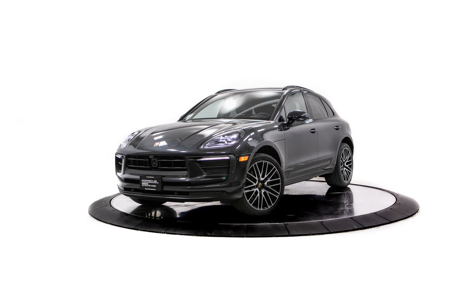 Thumbnail: 2026 Porsche Macan - 1