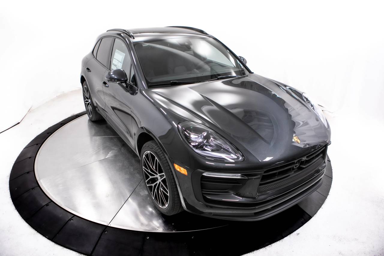 Thumbnail: 2026 Porsche Macan - 19
