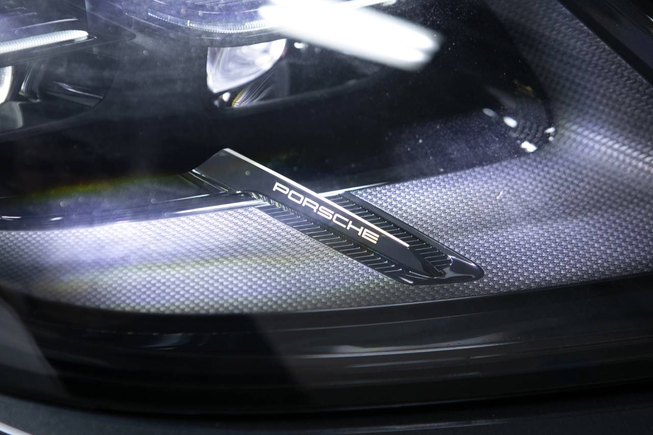 Thumbnail: 2026 Porsche Panamera - 13