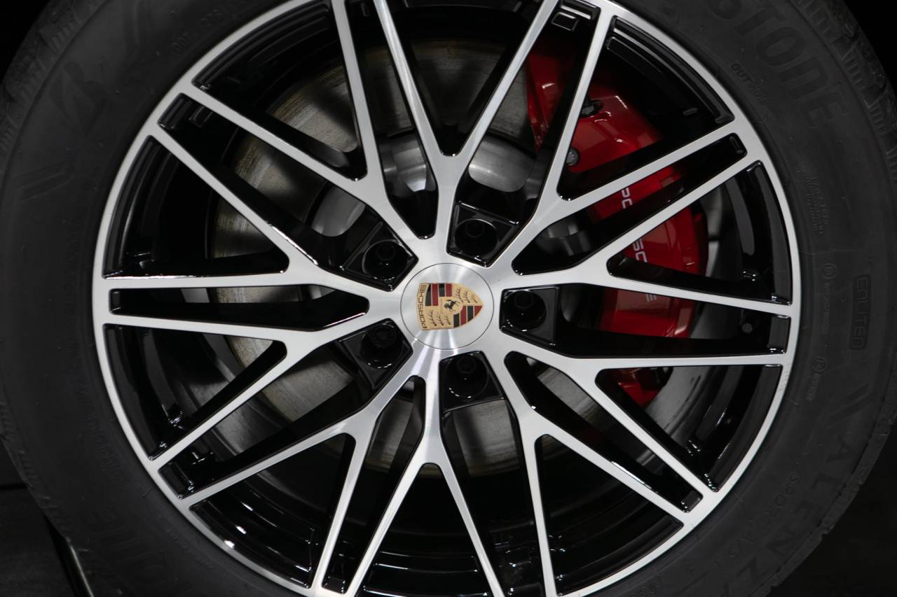 Thumbnail: 2026 Porsche Cayenne - 11