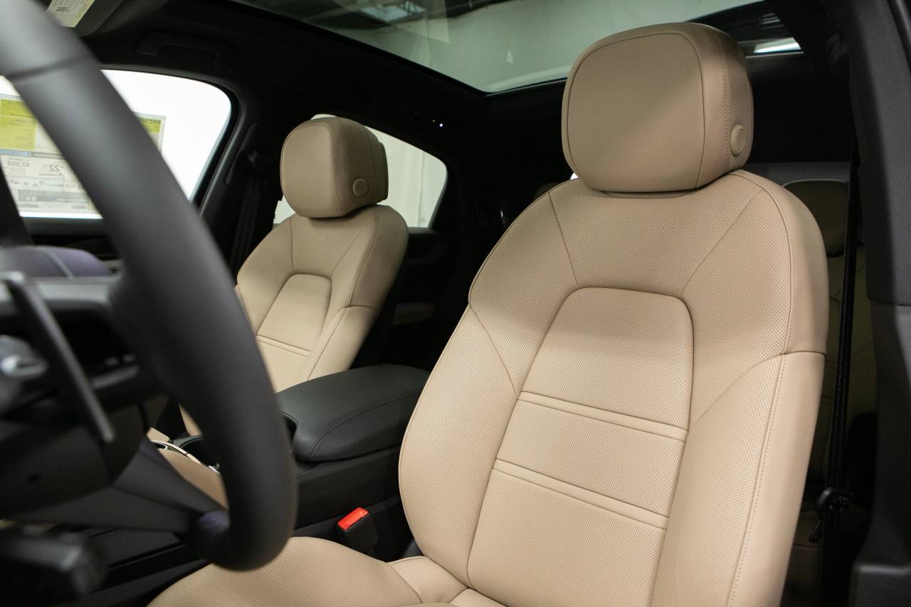 Thumbnail: 2026 Porsche  - 5