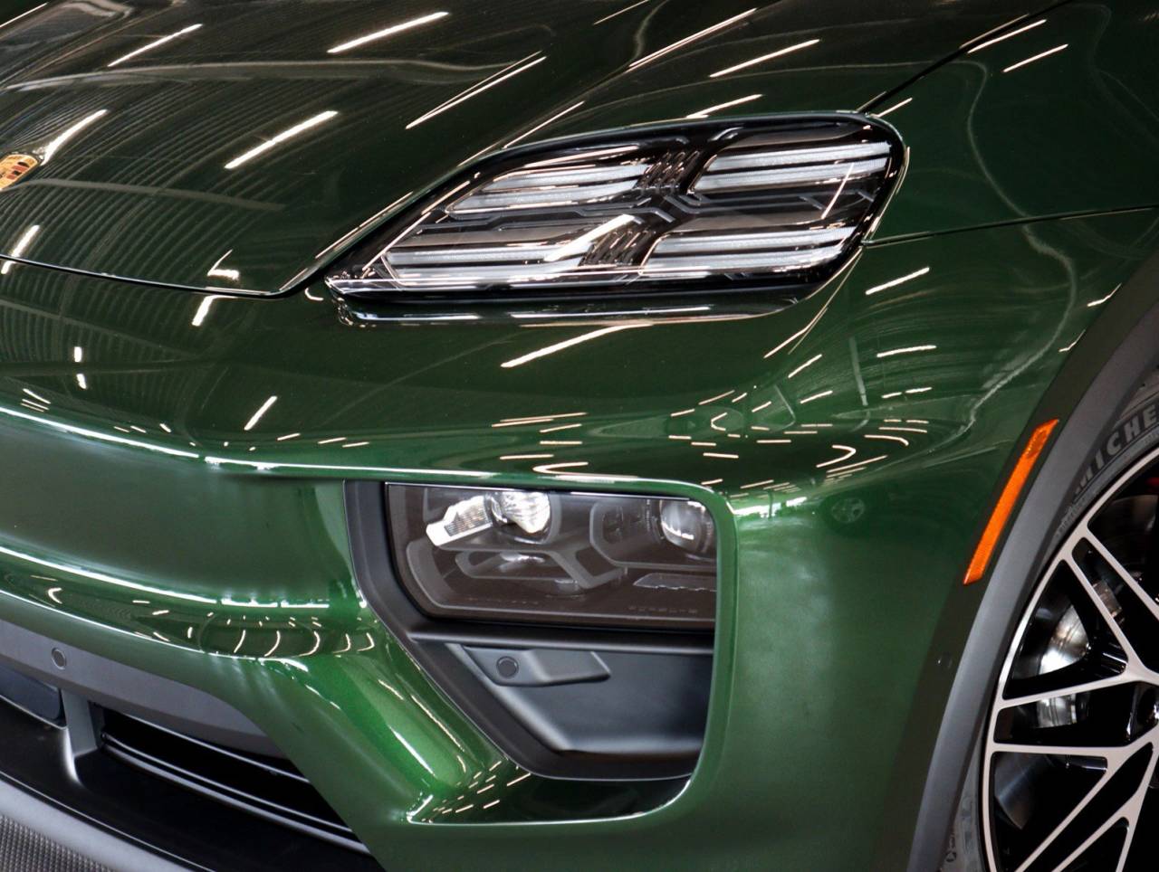 Thumbnail: 2025 Porsche Macan - 30