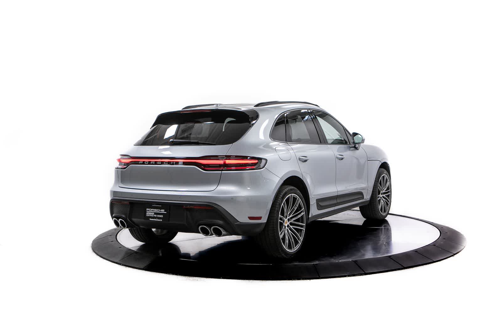 Thumbnail: 2026 Porsche Macan - 7