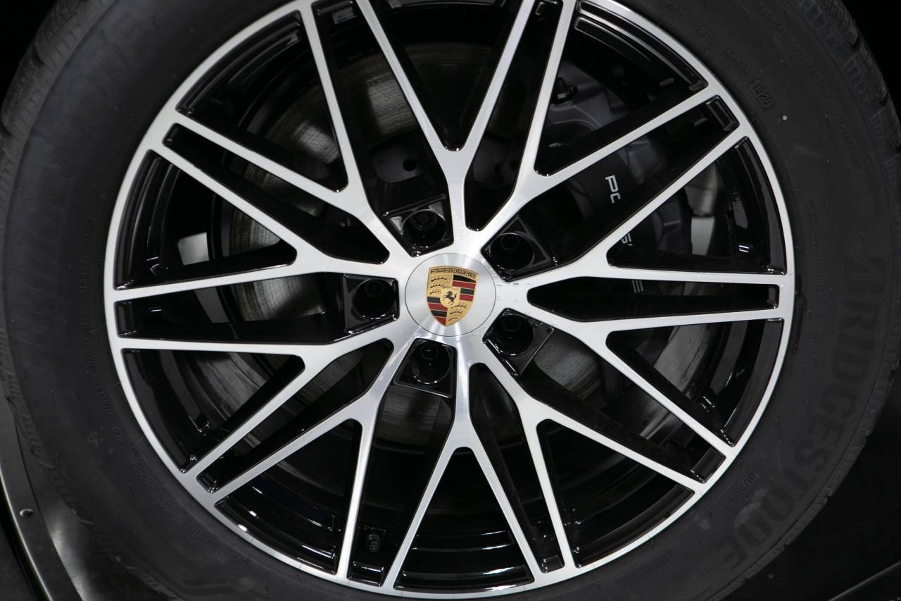 Thumbnail: 2026 Porsche  - 11