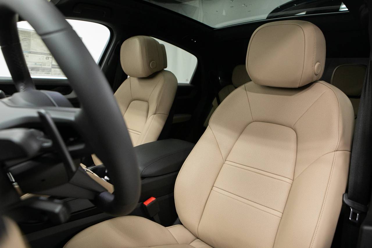 Thumbnail: 2026 Porsche  - 5