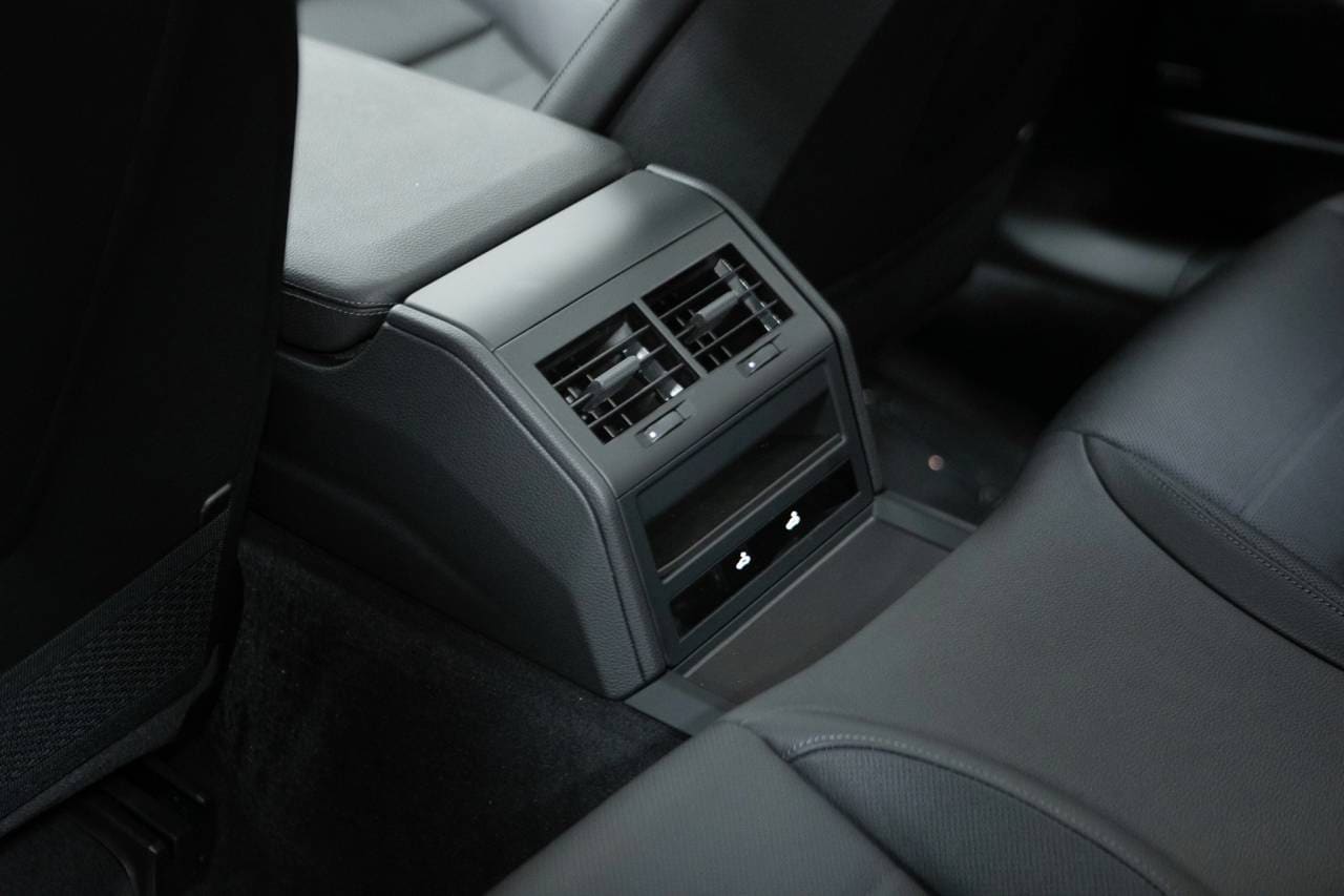 Thumbnail: 2026 Porsche Panamera - 34