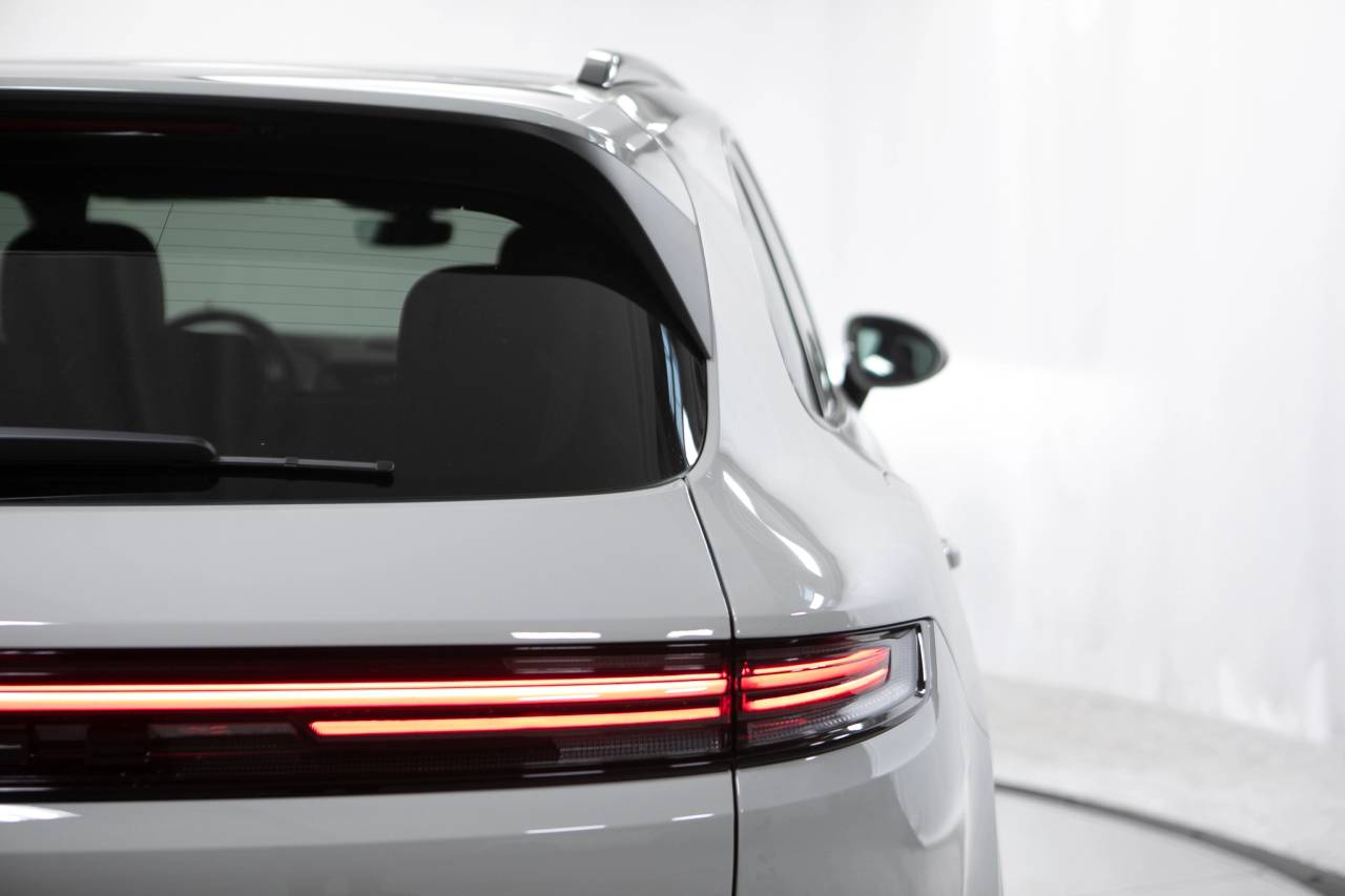 Thumbnail: 2026 Porsche Cayenne - 18