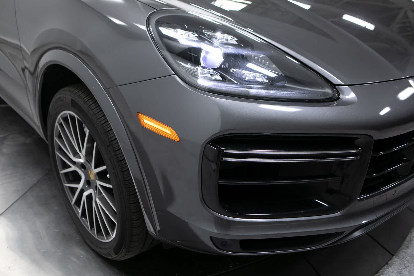 Thumbnail: 2022 Porsche Cayenne - 12