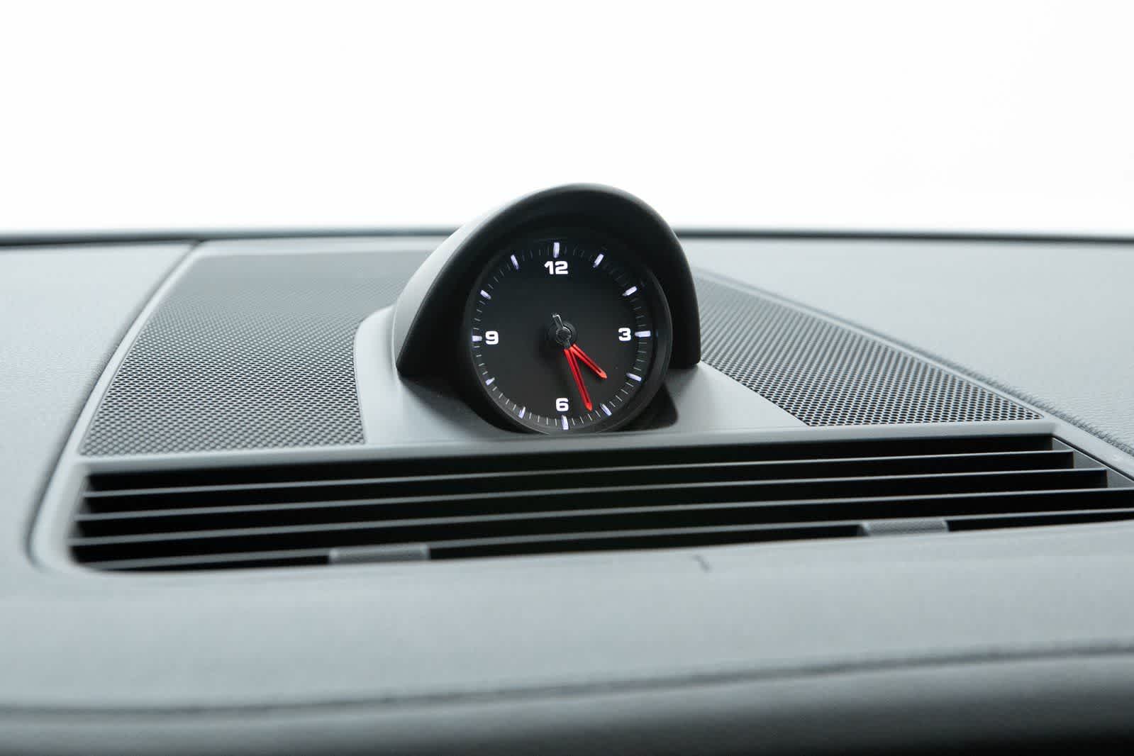 Thumbnail: 2023 Porsche Panamera - 25