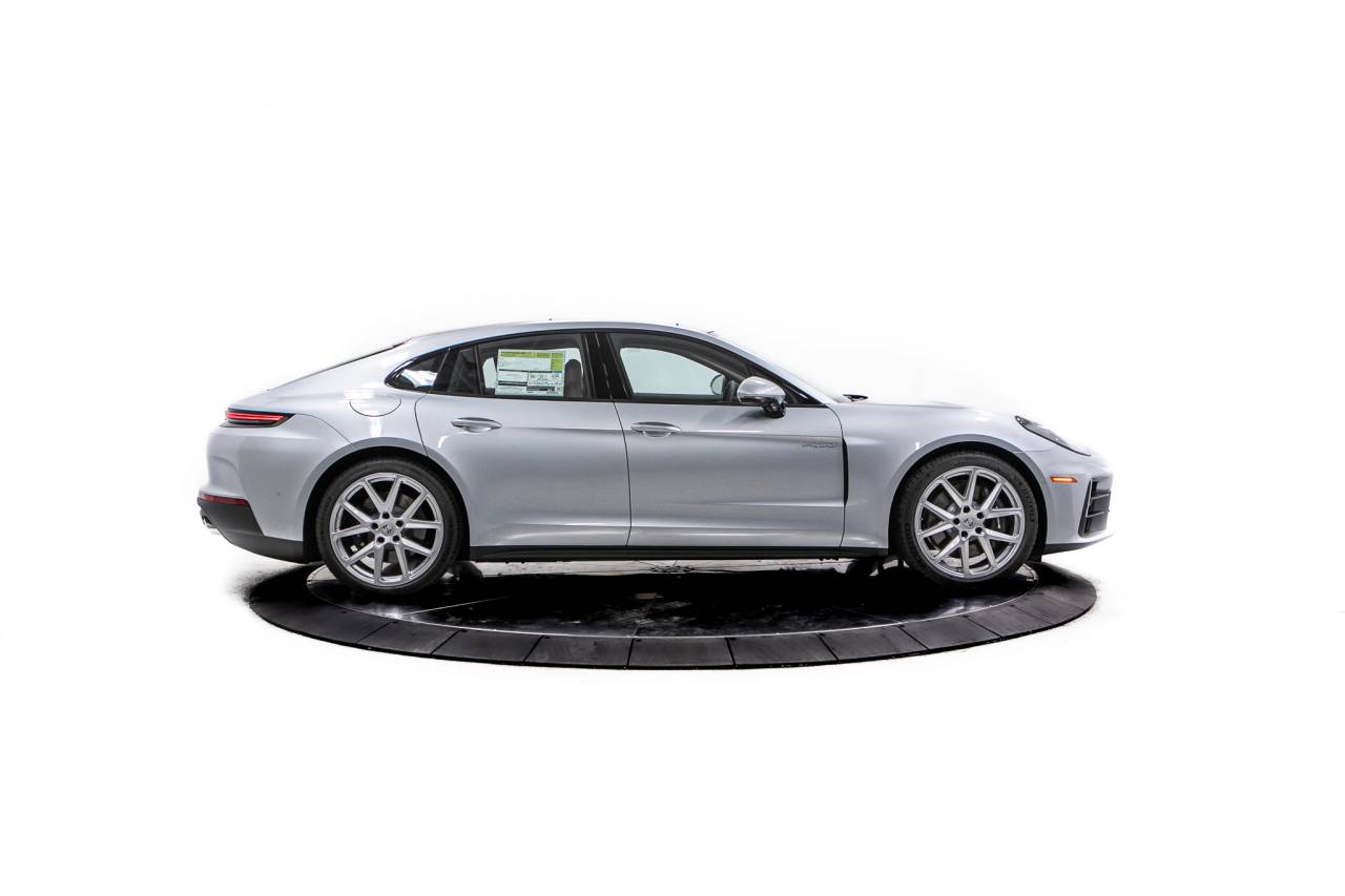 Thumbnail: 2026 Porsche Panamera - 8