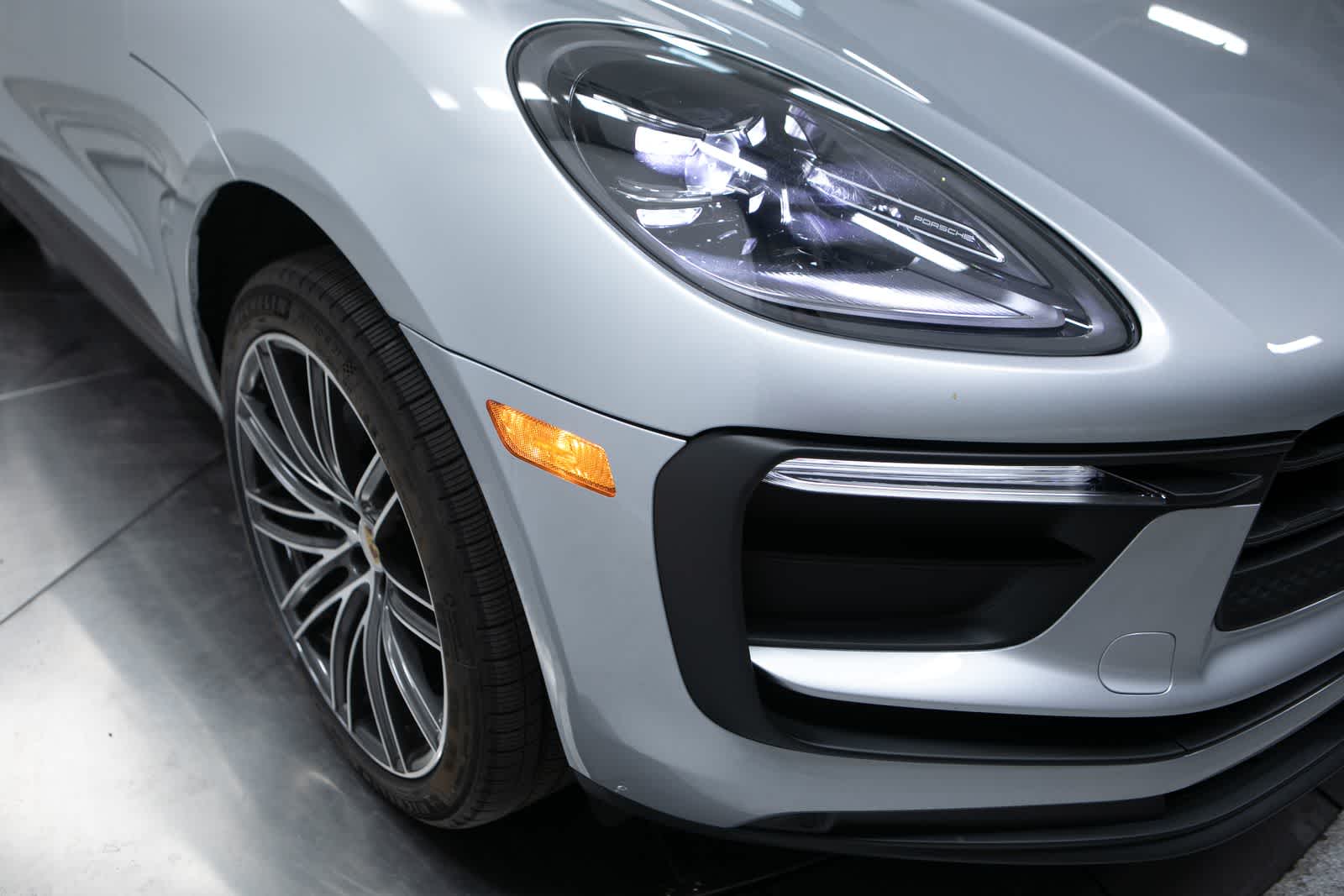 Thumbnail: 2026 Porsche Macan - 11