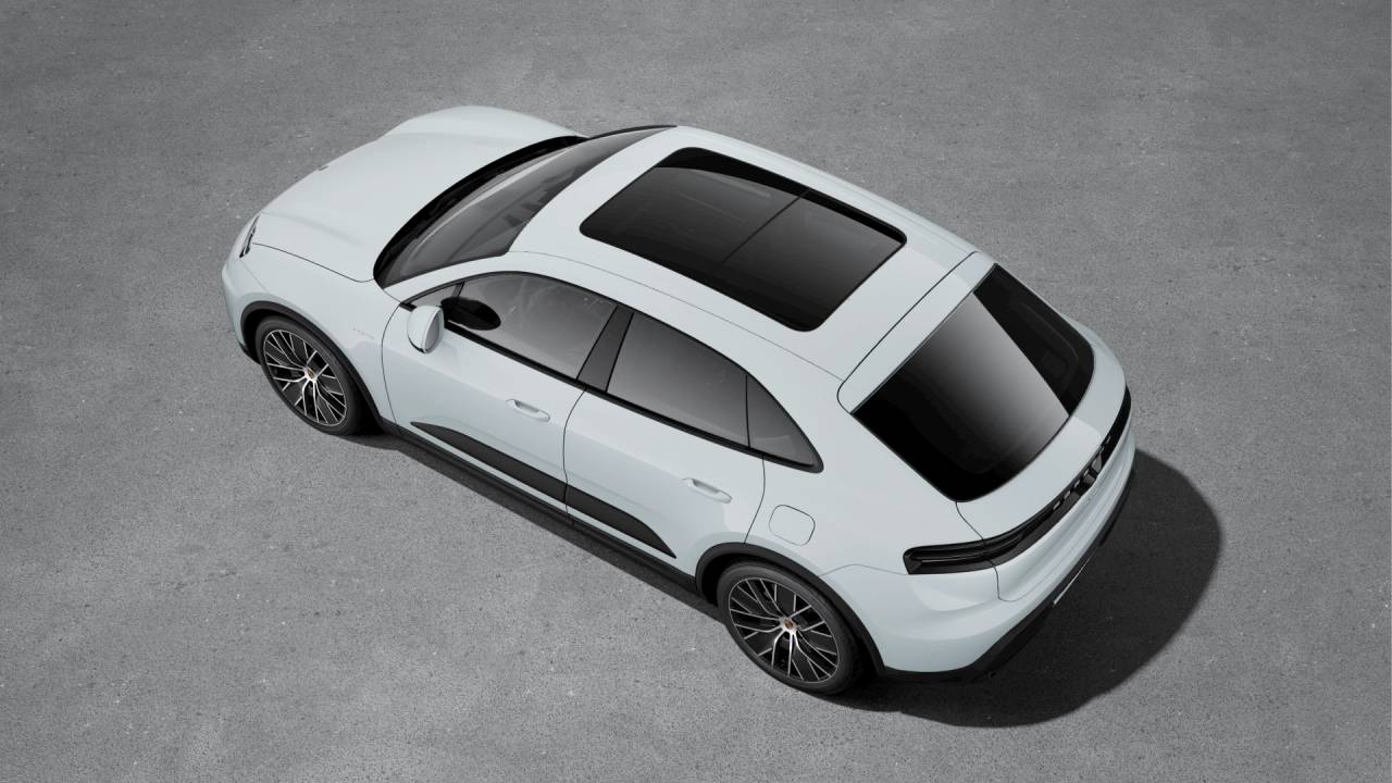 Thumbnail: 2026 Porsche Macan - 4