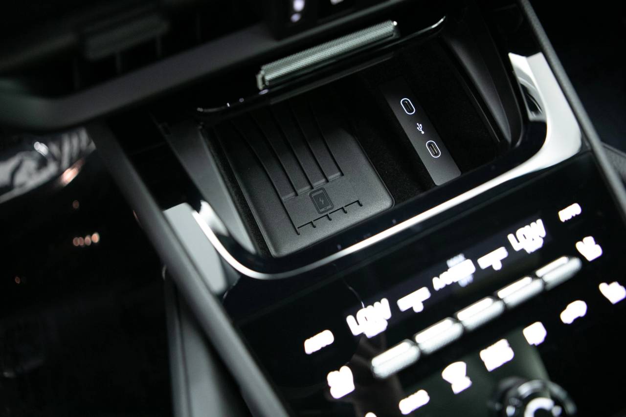 Thumbnail: 2026 Porsche Cayenne - 30