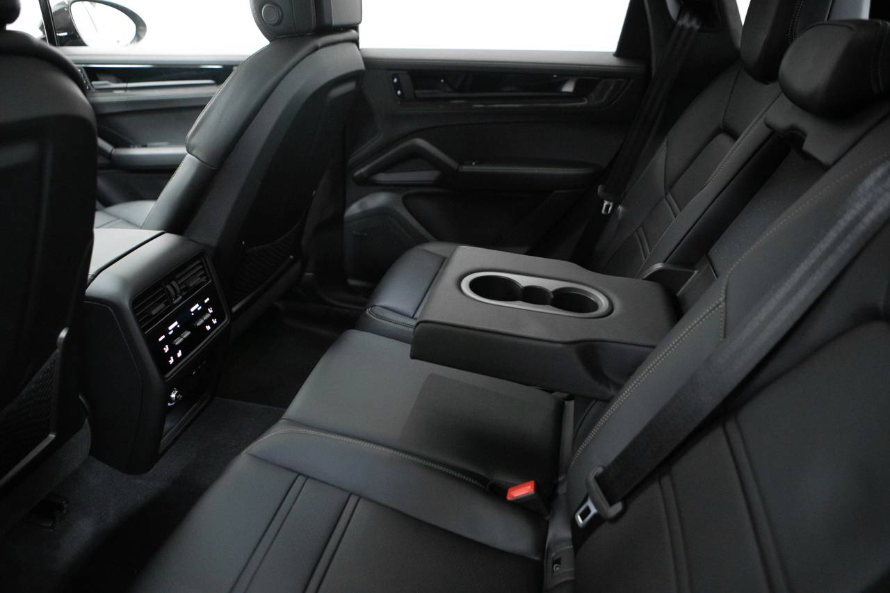 Thumbnail: 2025 Porsche Cayenne - 38