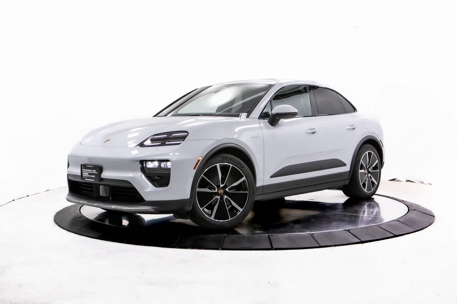 Thumbnail: 2025 Porsche Macan - 1