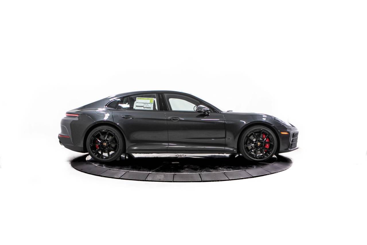 Thumbnail: 2026 Porsche Panamera - 8